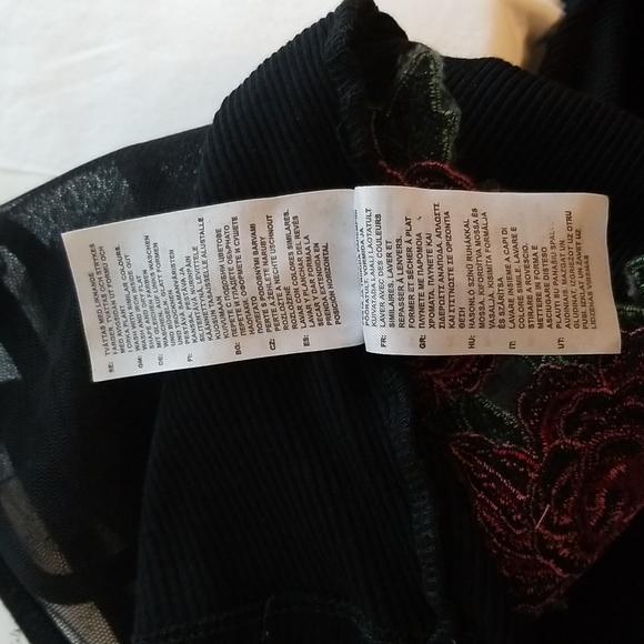 Zechka Black Cropped Top W Pink Roses Appliques Puffy Lace Sleeves Size S - Picture 8 of 12